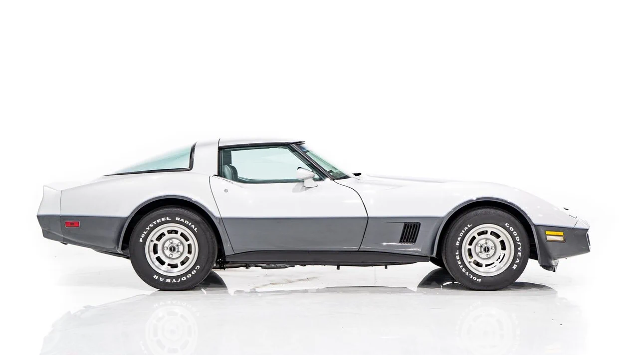 Click to Enlarge-Esc to Close Corvette Generations/C3/C3 1981 Silver-Charcoal right 3.webp